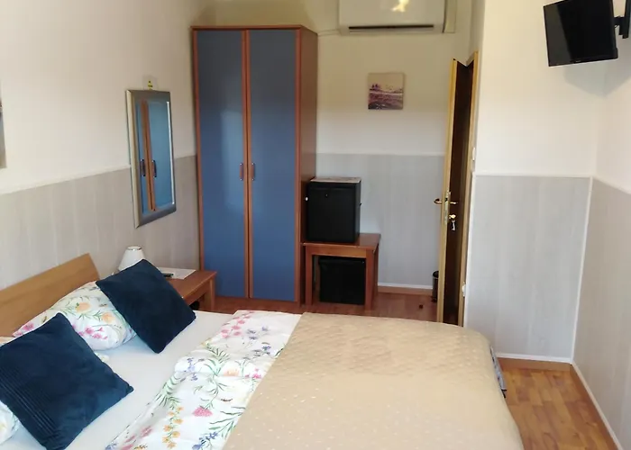 Konukevi Kapelj Postojna